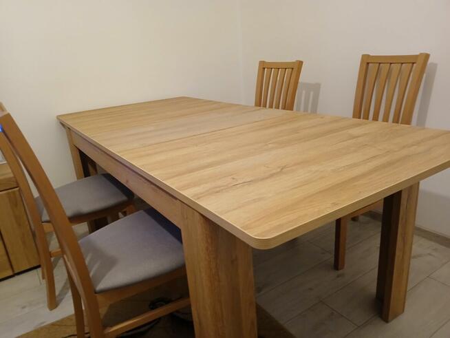 Sprzedam stół z krzesłami