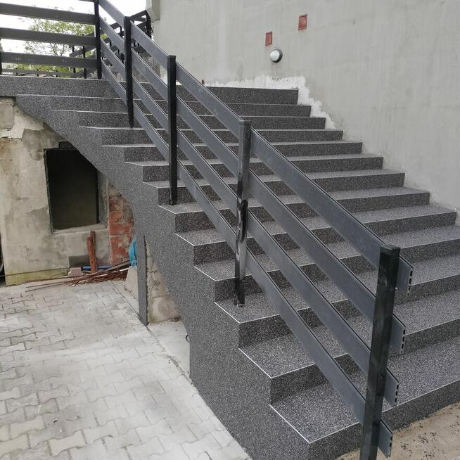 KAMIENNY DYWAN TARASY SCHODY BALKONY