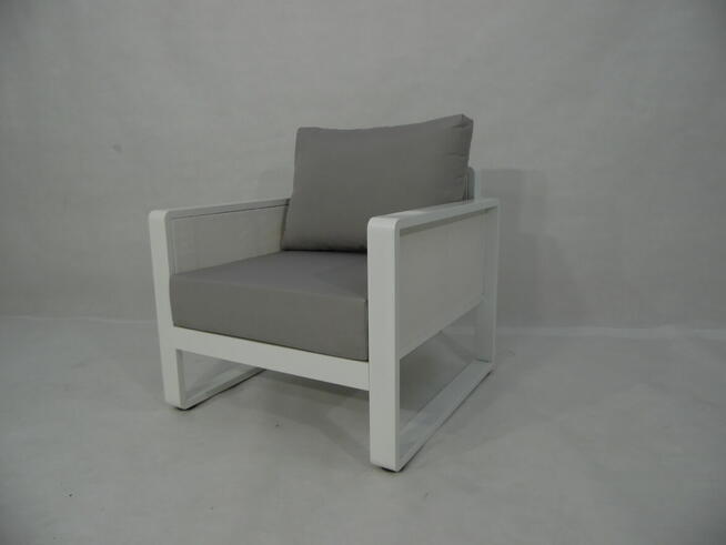 Zestaw mebli ogrodowych PIWONIA z technorattanu i aluminium