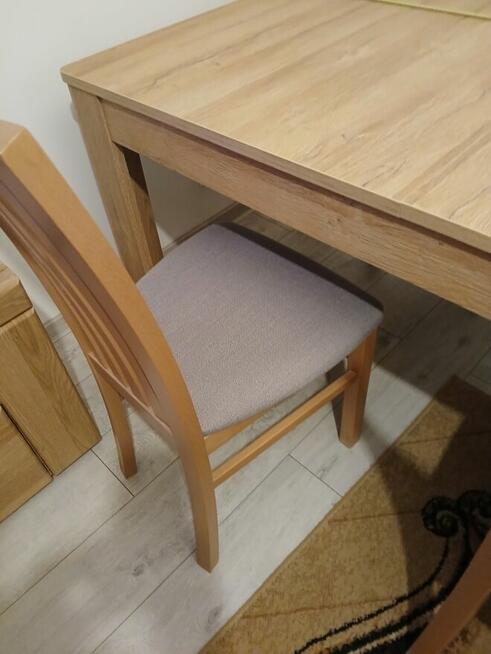 Sprzedam stół z krzesłami