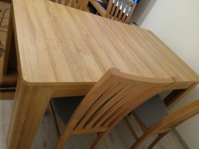 Sprzedam stół z krzesłami