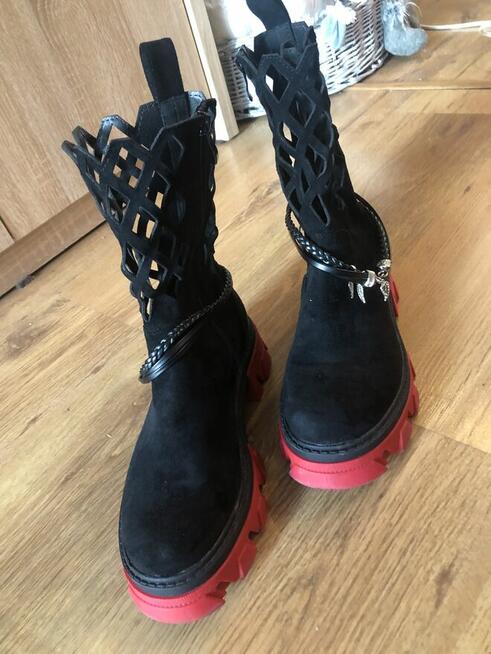 Sprzedam buty ladne damskie -rozmiar -38 -cena-250zl