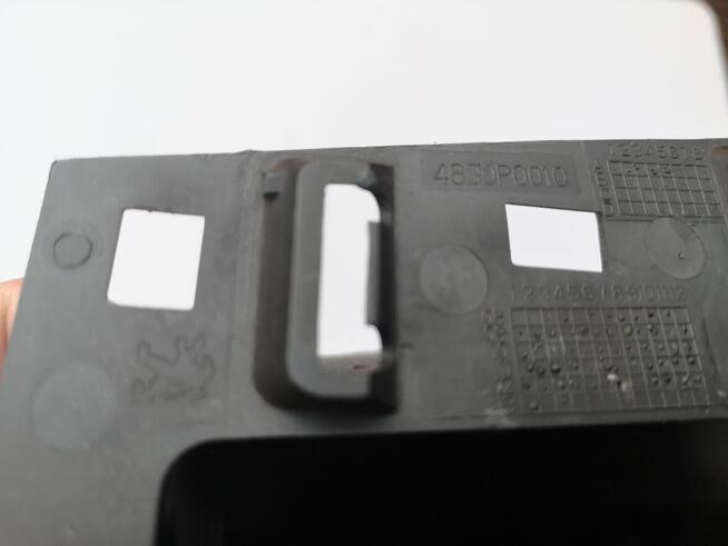 Wlot kierownica powietrza Peugeot 3008 I 4830P0010