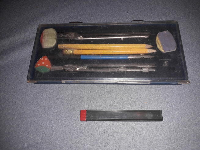 Mały zestaw kreślarski