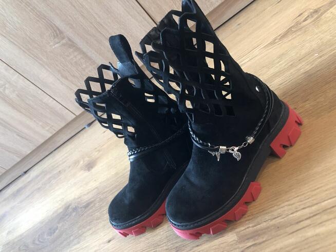 Sprzedam buty ladne damskie -rozmiar -38 -cena-250zl