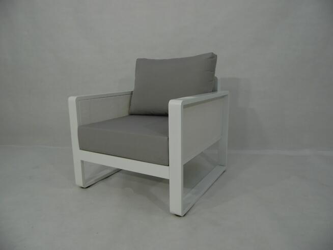 Zestaw mebli ogrodowych PIWONIA z technorattanu i aluminium