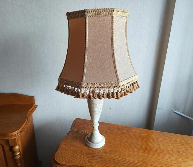 Lampa z alabastru