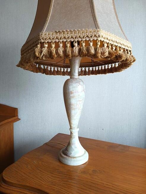 Lampa z alabastru