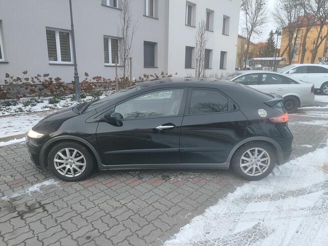 HONDA CIVIC 2011-1.8 i-VTEC 140KM mały przebieg