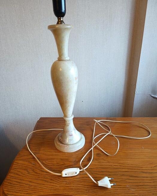Lampa z alabastru