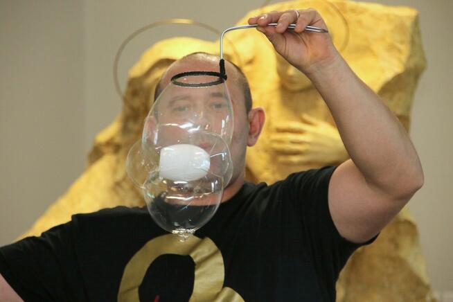 POKAZ BANIEK Z DYMEM OGNIEM I ILUZJĄ