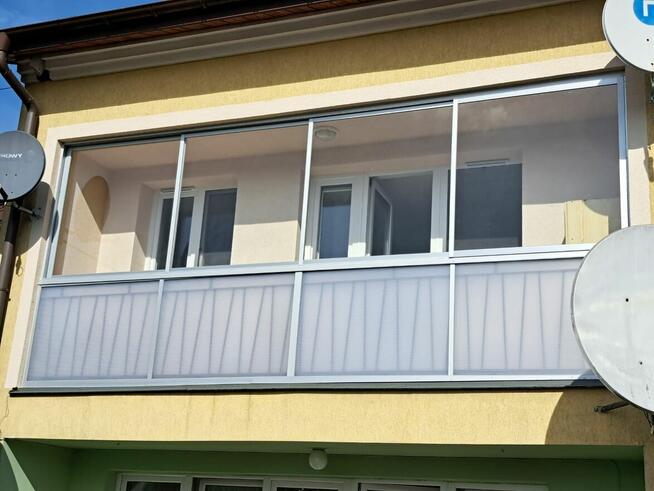 Zabudowa balkonu, tarasu, ogród zimowy, balustrada.