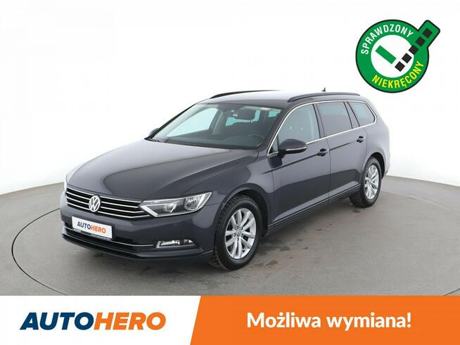 Volkswagen Passat klima auto (3 sterfy), navi, grzane fotele, czujniki parkowania