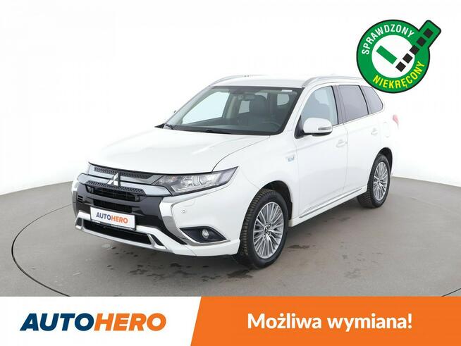 Mitsubishi Outlander PHEV automat 4x4 kamera alcantara navi hak tempomat