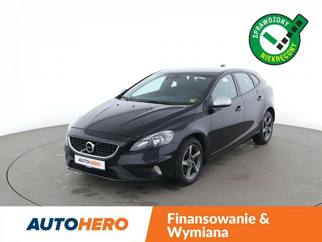 Volvo V40 2.0D 6MT R-Design Klimatronik Tempomat Nawigacja Skóra Nappa TFT PDC