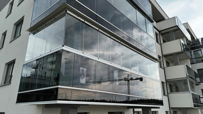 Zabudowa balkonu, tarasu, ogród zimowy, balustrada.