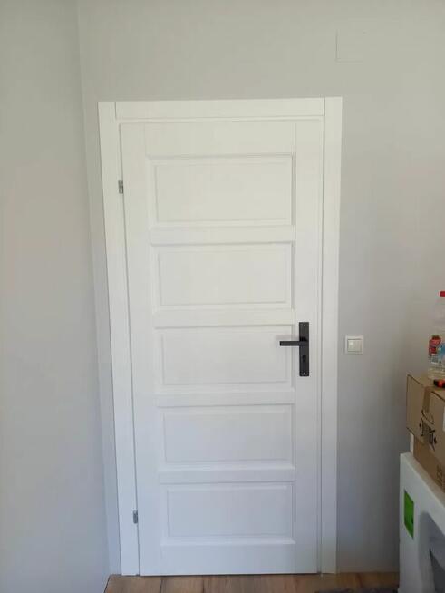 Drzwi drewniane zewnętrzne (wejściowe) i wewnętrzne