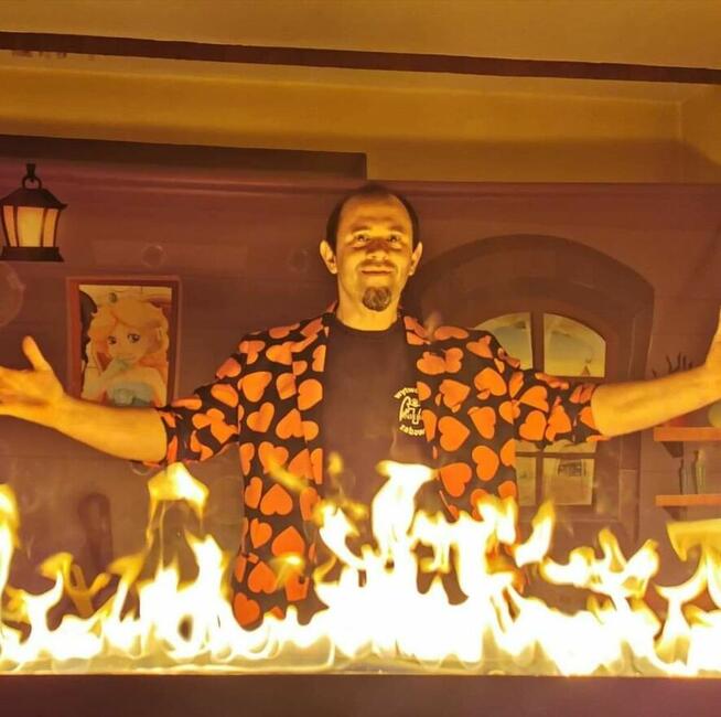 POKAZ BANIEK Z DYMEM OGNIEM I ILUZJĄ