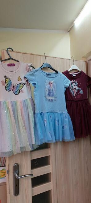 Sukienki tiulowe na 116 i 128