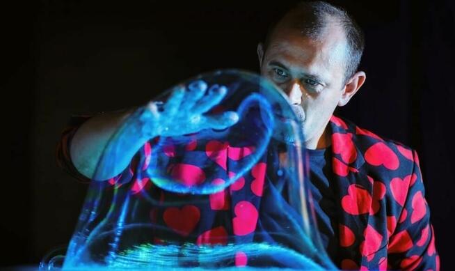 POKAZ BANIEK Z DYMEM OGNIEM I ILUZJĄ