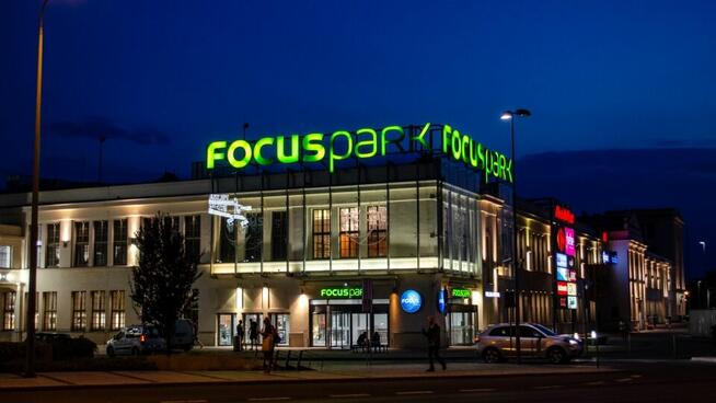 SPRZĄTANIE - sklepy z ubraniami - ZIELONA GÓRA/FOCUS MALL