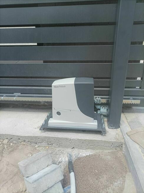 Automatyka bram montaż serwis napędy wideodomofony