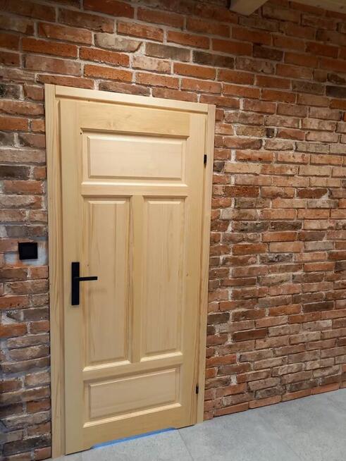 Drzwi drewniane zewnętrzne i wewnętrzne