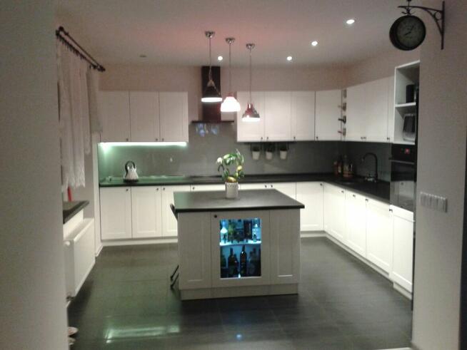 Meble na wymiar - kuchnie, szafy, garderoby, meble biurowe