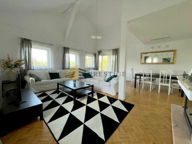 ** Dwupoziomowe mieszkanie na Mokotowie**