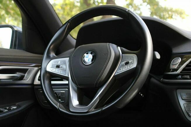 BMW 730 Kamera 360/ Bezwypadkowy/ FV 23%/ Runflat/ Tapicerka Dakota/ --