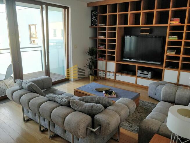 ** Nowoczesny apartament na Powiślu**