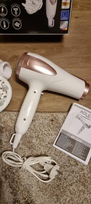 Suszarka do włosów Adler 2400w