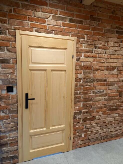 Drzwi drewniane wewnętrzne i zewnętrzne (wejściowe)