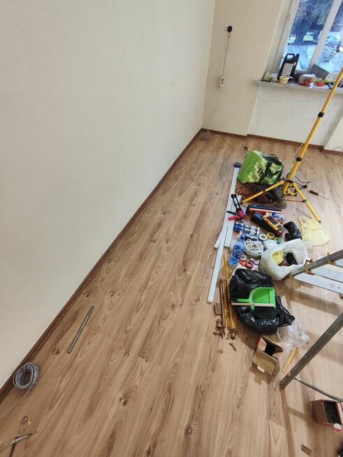 Mam 3 mieszkania i ogródek duży zamienie na duży dom.