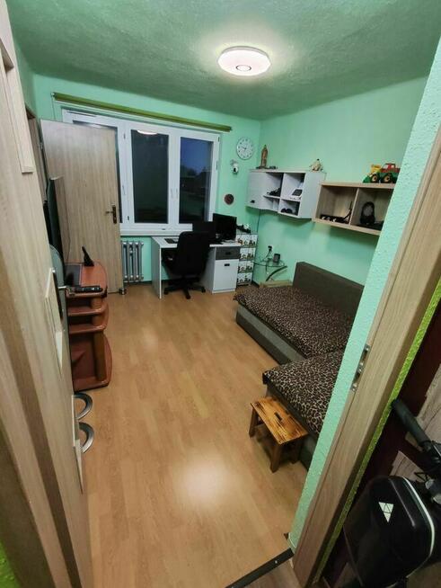 Mam 3 mieszkania i ogródek duży zamienie na duży dom.