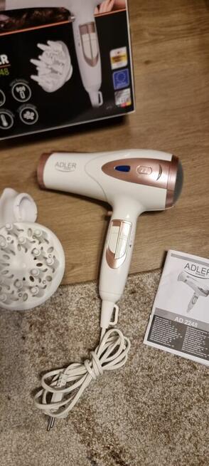 Suszarka do włosów Adler 2400w