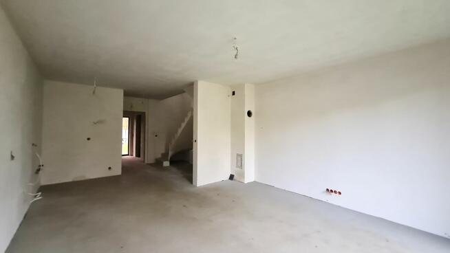 Lokal mieszkalny w szeregu z ogródkiem