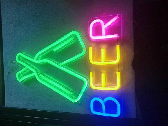 reklama kolorowa neon