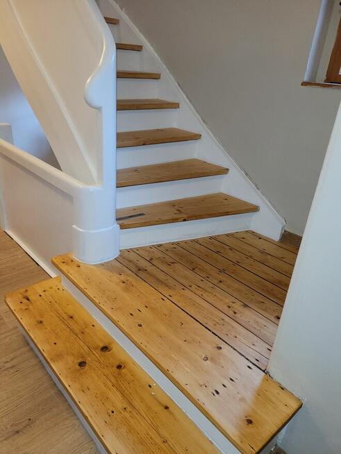 Cyklinowanie układanie podłóg parkietów renowacja schodów