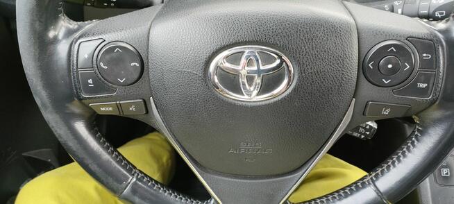 Toyota Auris Hybryda 1.8 + LPG