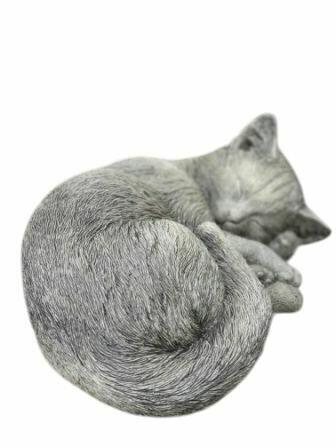 Kotek śpiący figurka kota odlew