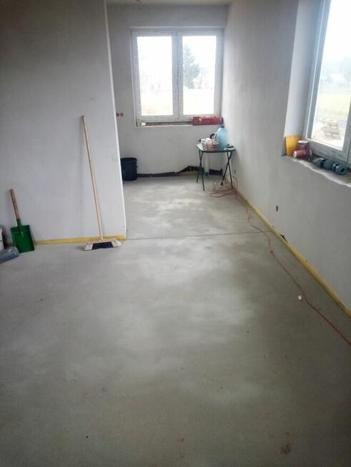 Dom 8 km od granic Kielc z pompom ciepłą