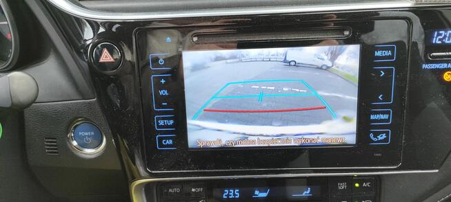 Toyota Auris Hybryda 1.8 + LPG