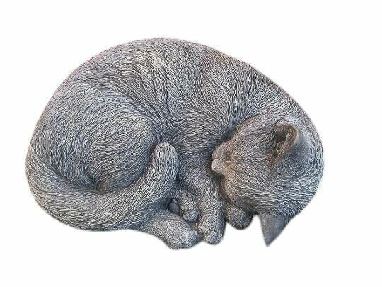 Kotek śpiący figurka kota odlew