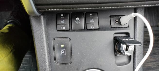 Toyota Auris Hybryda 1.8 + LPG