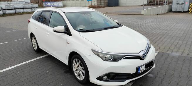 Toyota Auris Hybryda 1.8 + LPG