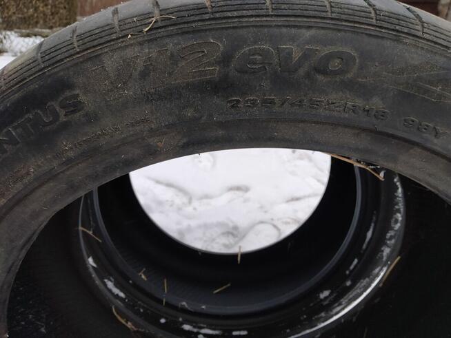 Sprzedam dwie opony letnie+ dwie gratis.