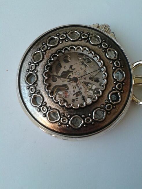 różne zegarki nakręcane i inne