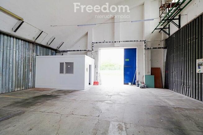 Hala magazynowa w dzielnicy przemysłowej