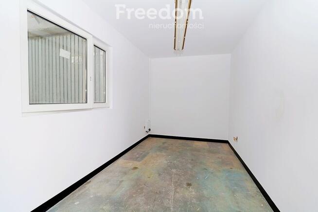 Hala magazynowa w dzielnicy przemysłowej